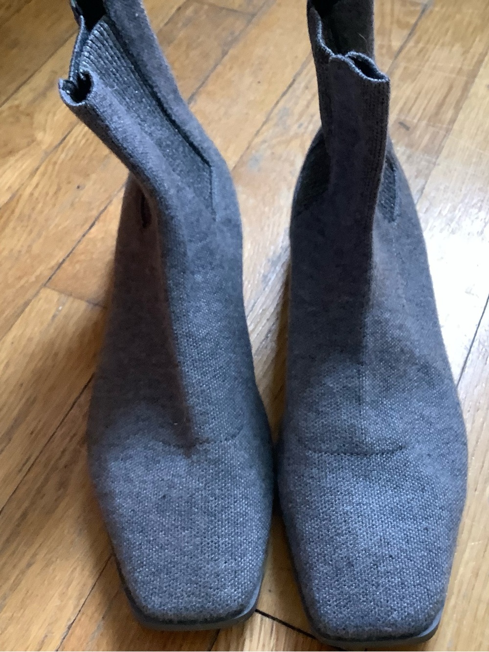 Vivaia soft and flexible booties.Size EU 38 ( U.S. 7-7.5)